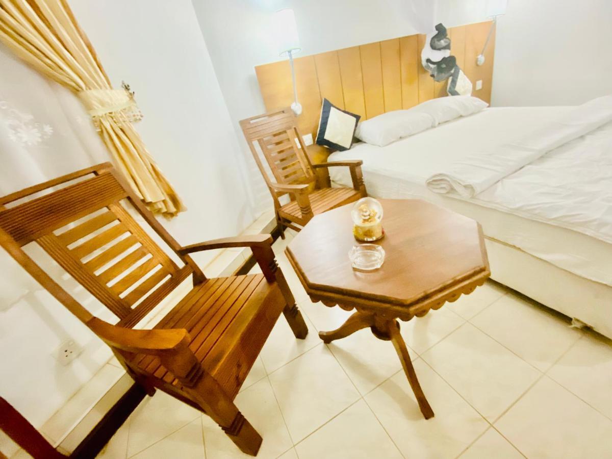 Hikka Paradise Guest House Hikkaduwa Exterior photo
